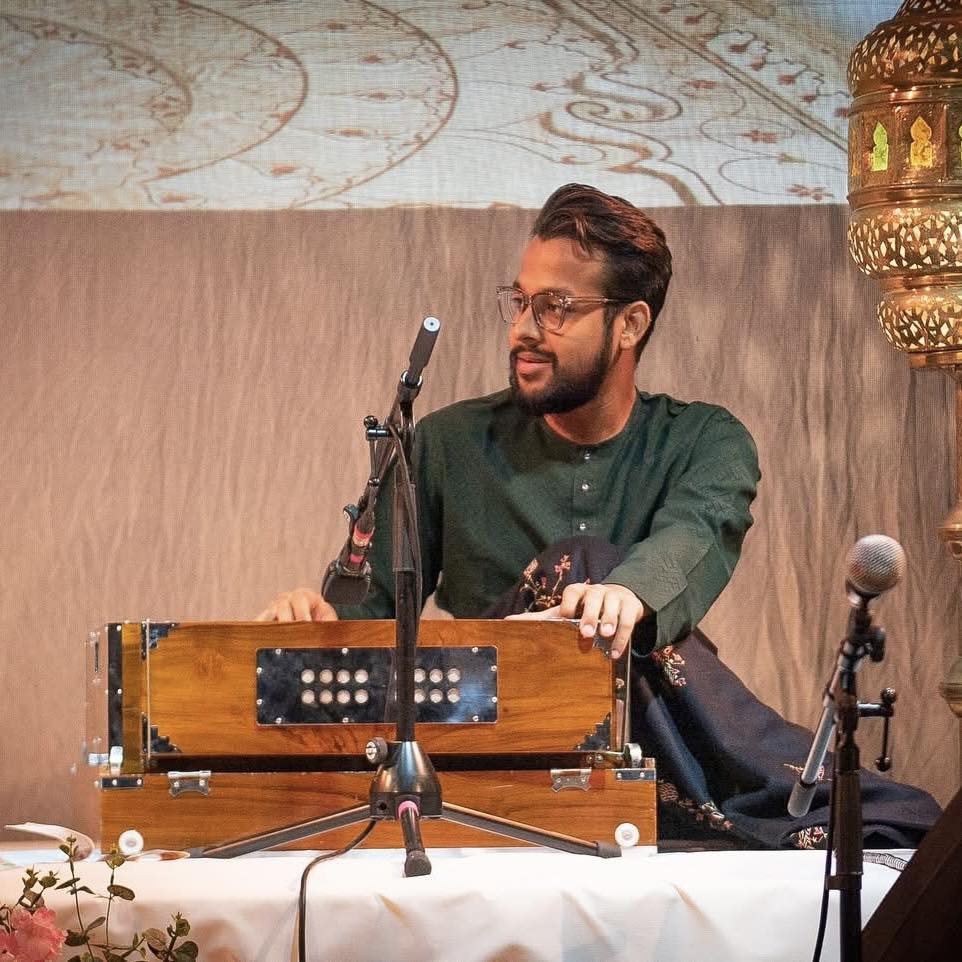 Sadakat Aman Khan performing